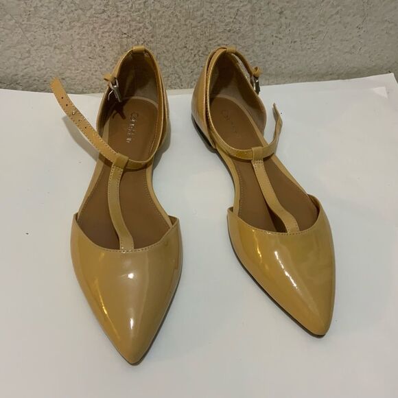 NWOB Calvin Klein Womens Tan Patent Leather T-Strap Ballet Flats 7.5M - Picture 1 of 9